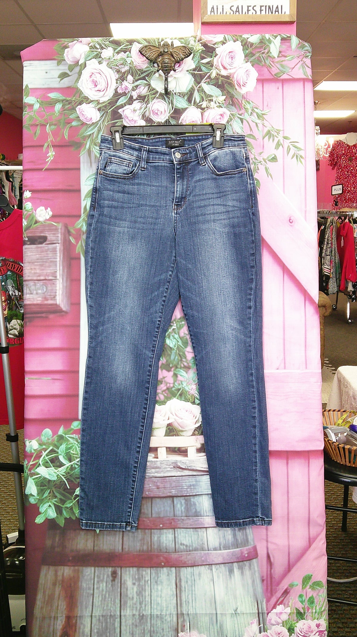 (D) Judy Blue 9 Jeans 10/29/26
