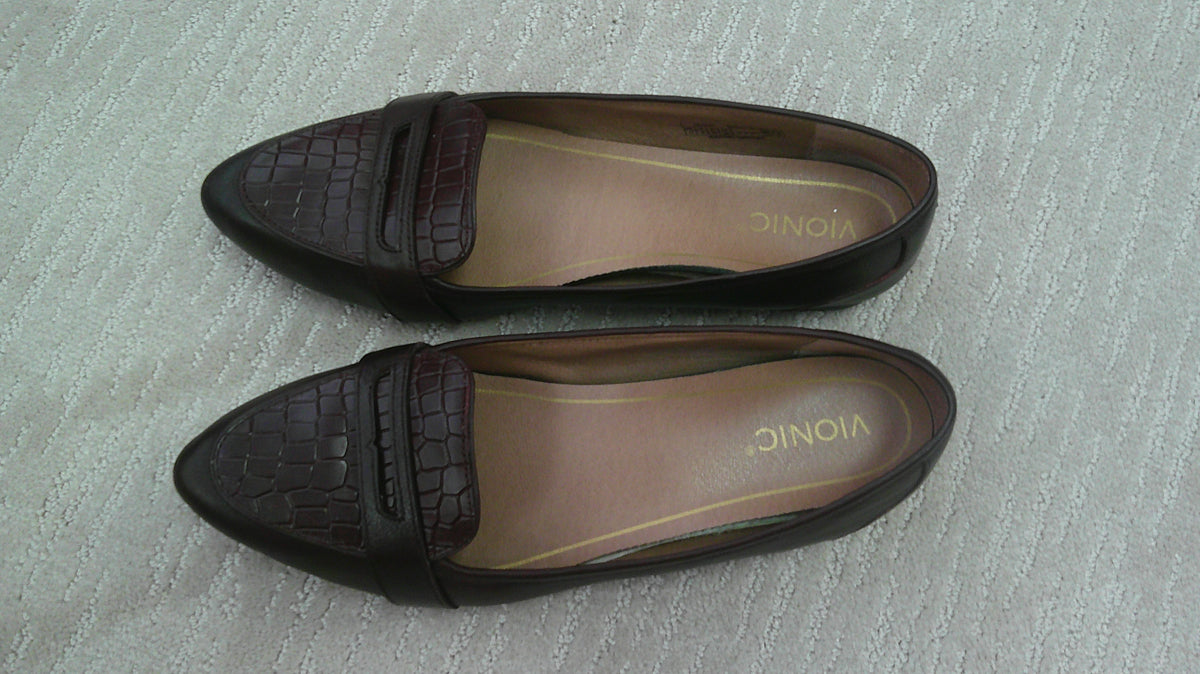 D)Vionic croc flats 11 9/23/26