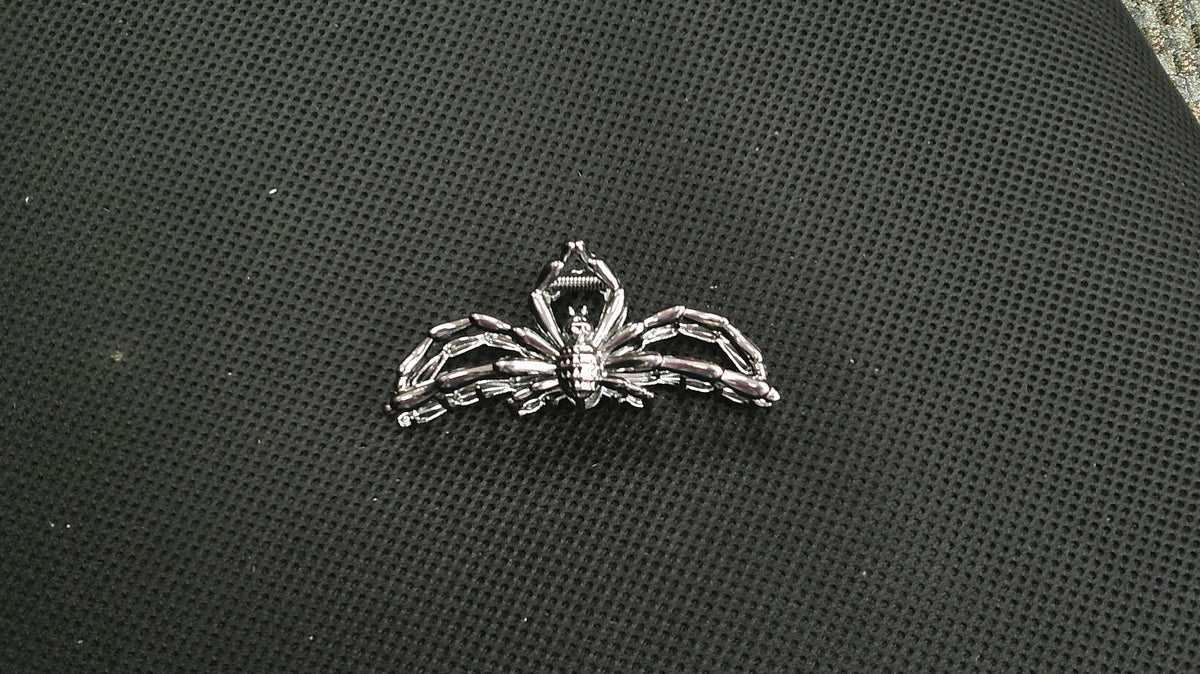 (P) Spider Metal Hairclip 10/23/26