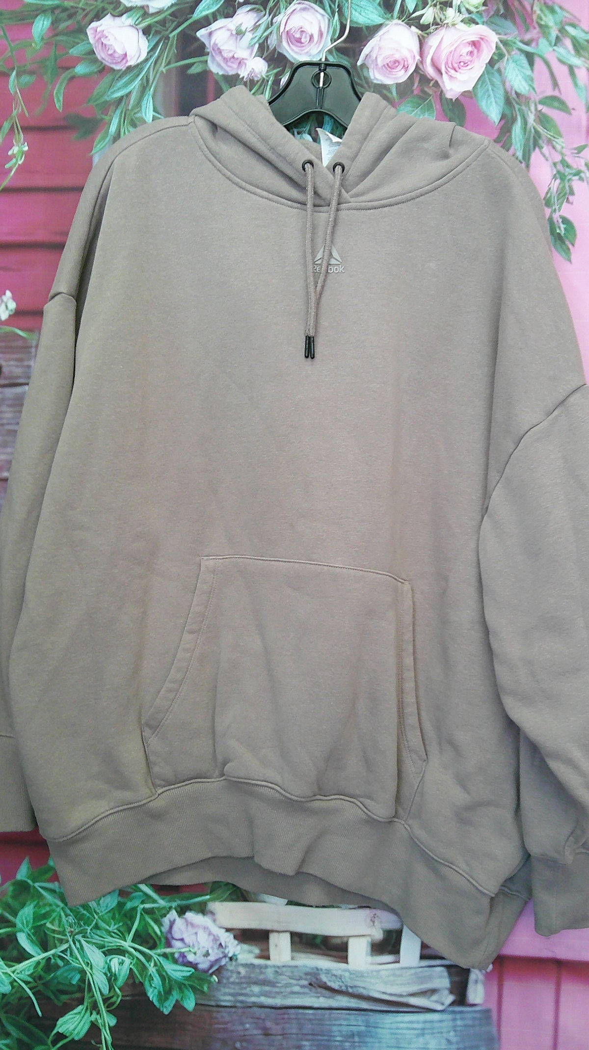 (D) Reebok XL hoodie 10/22/26