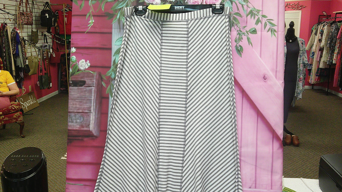 (D) Joseph Ribkoff Grey Stripe Skirt 12 10/2/26