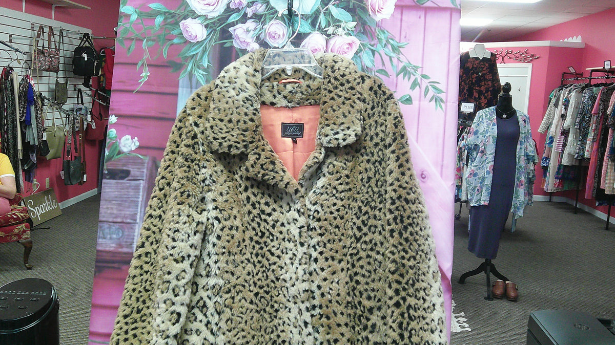 (D) UbU Leopard Coat M 10/2/26