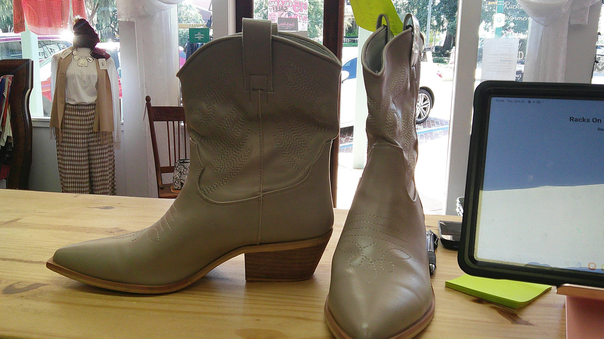 (P) Shu Shop 10 boots 10/22/26