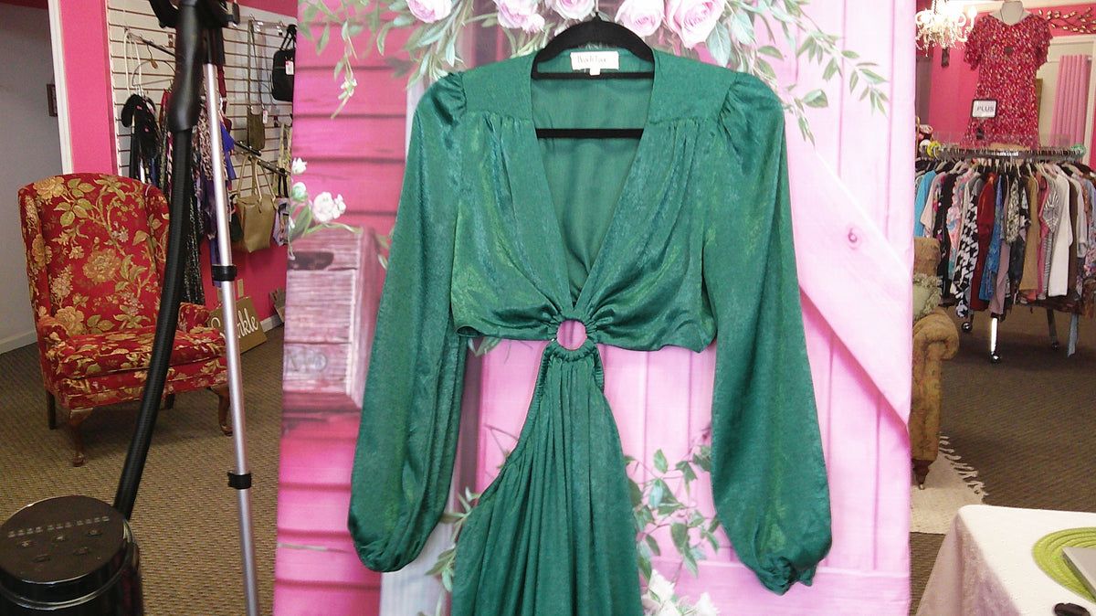 (D) Peach Love Dark Green Dress S 10/14/26