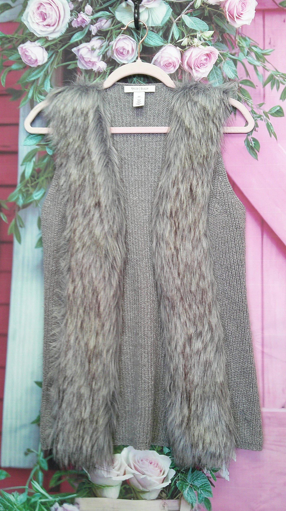 (D) White House XS faux fur vest 10/15/26
