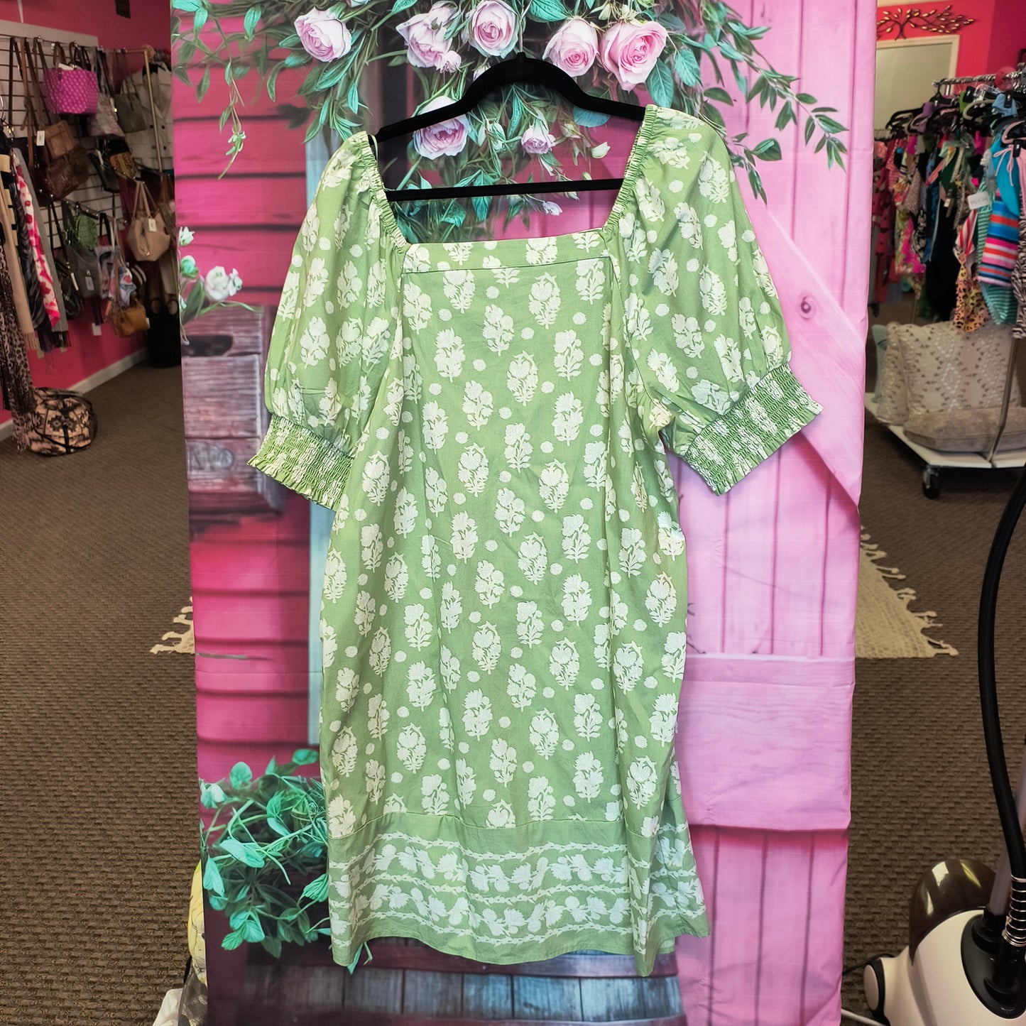 Crown & ivy green/white dress L 7/23/26