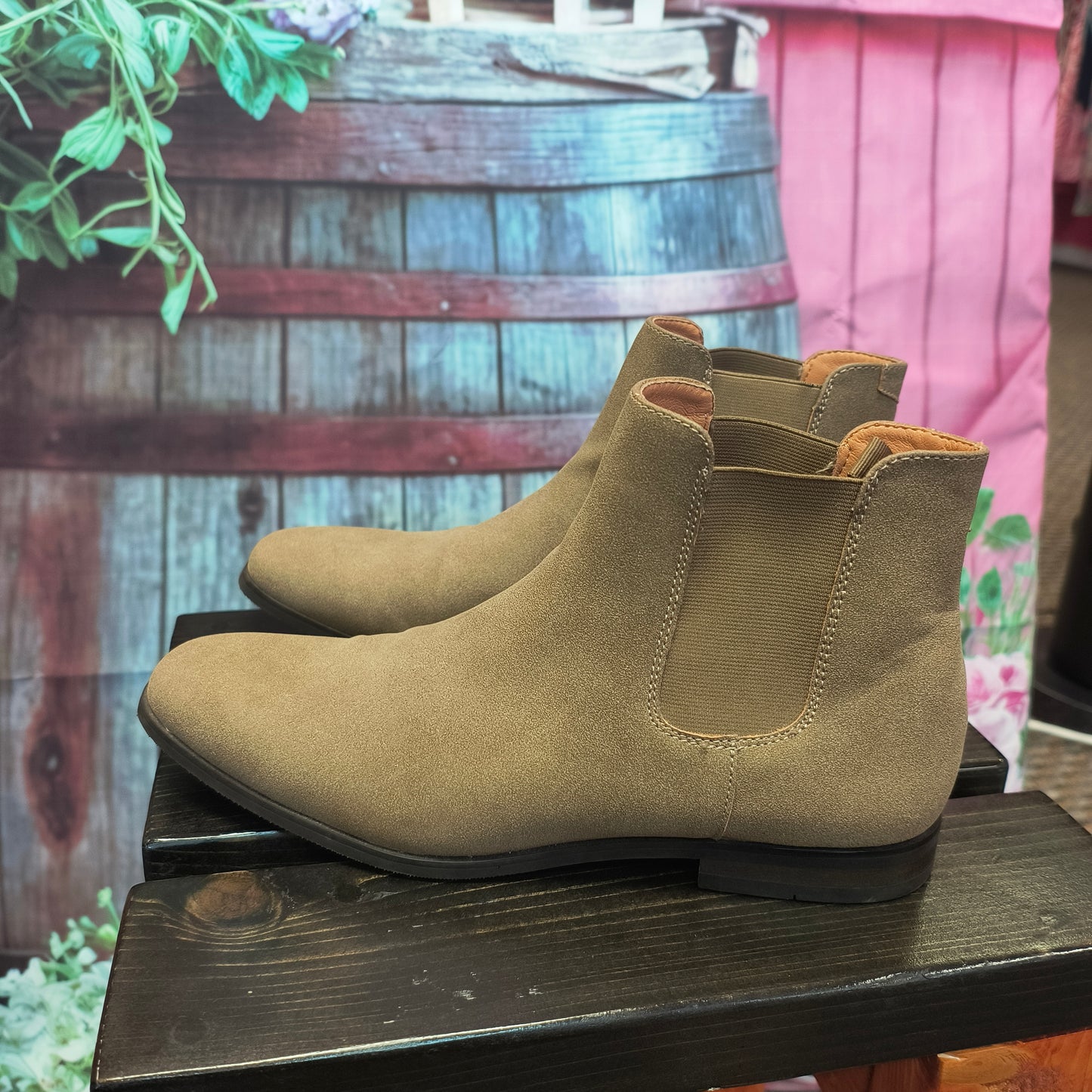 Men's express tan Suede Chelsea Ankle Boots 10 7/39/26