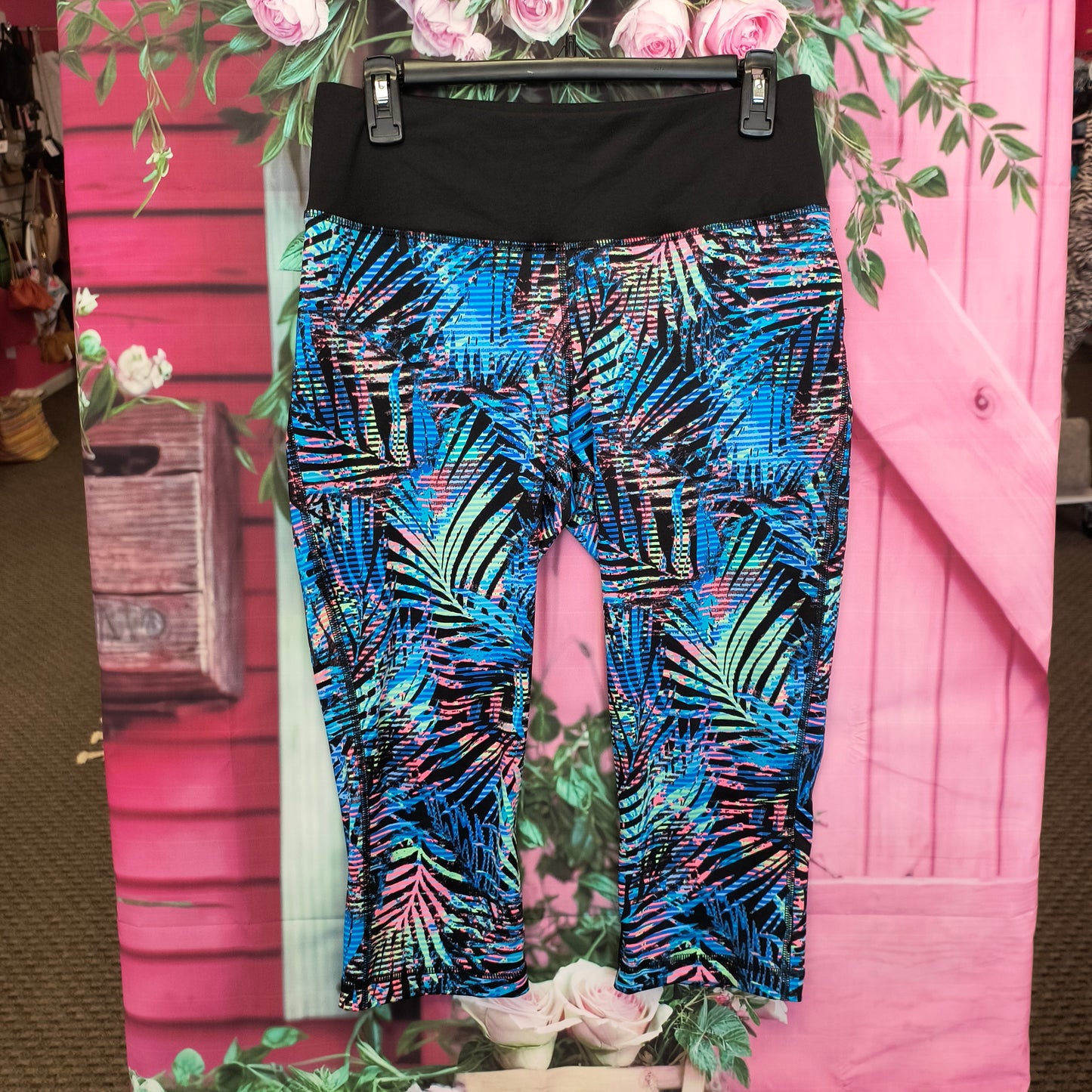 Be inspired capri pants M 7/16/26