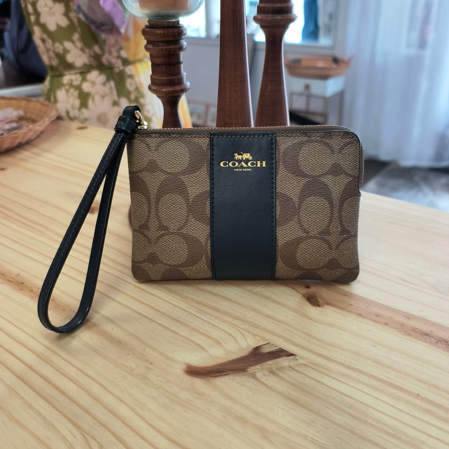 Coach wristlet 2/25/26
