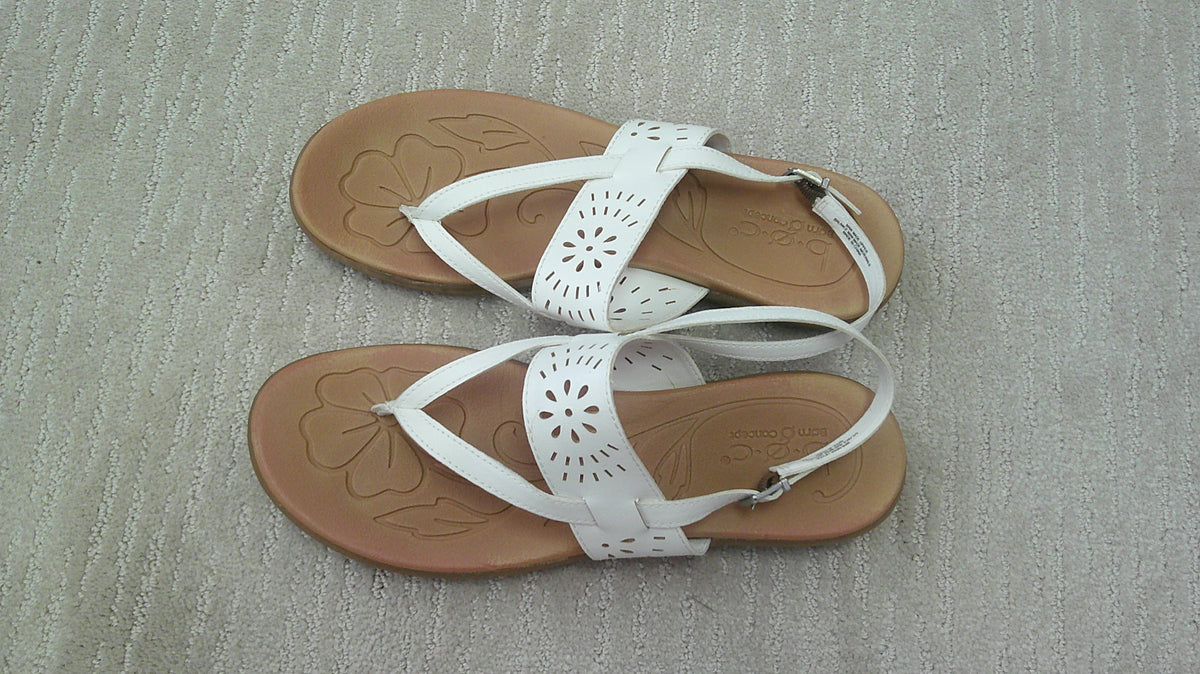 D)Boc white sandals 11 9/23/26