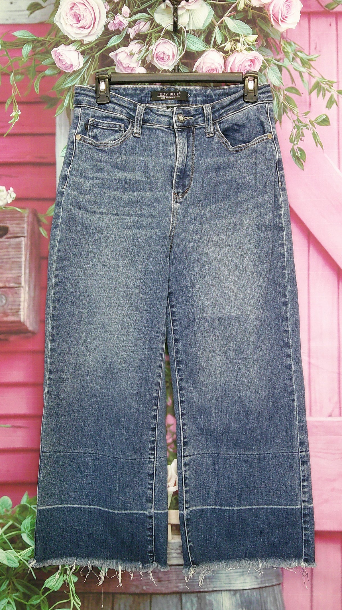 (D) Judy Blue 9 cropped Jeans 10/29/26