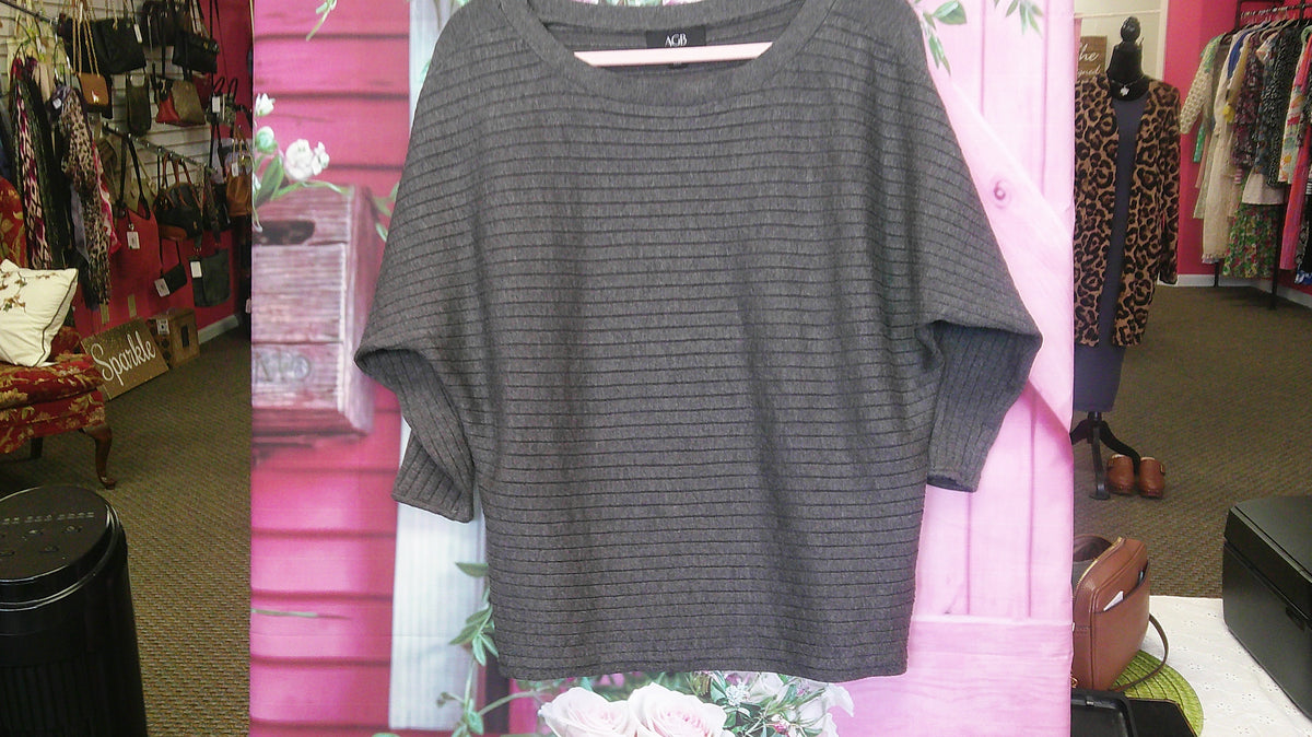 (D) AGM Gray Sweater S 9/18/26