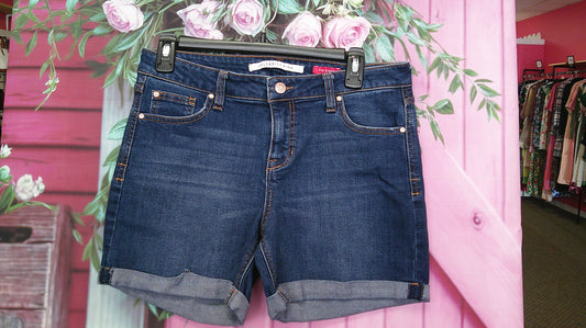 (D) Celebrity Pink 9 shorts 9/10/26