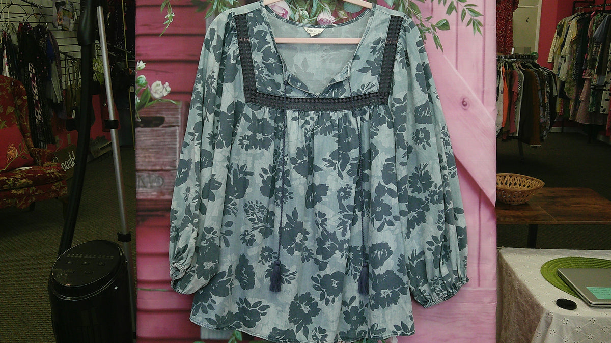 (P) Cato Blue Peasant Top 18/20W 10/24/26