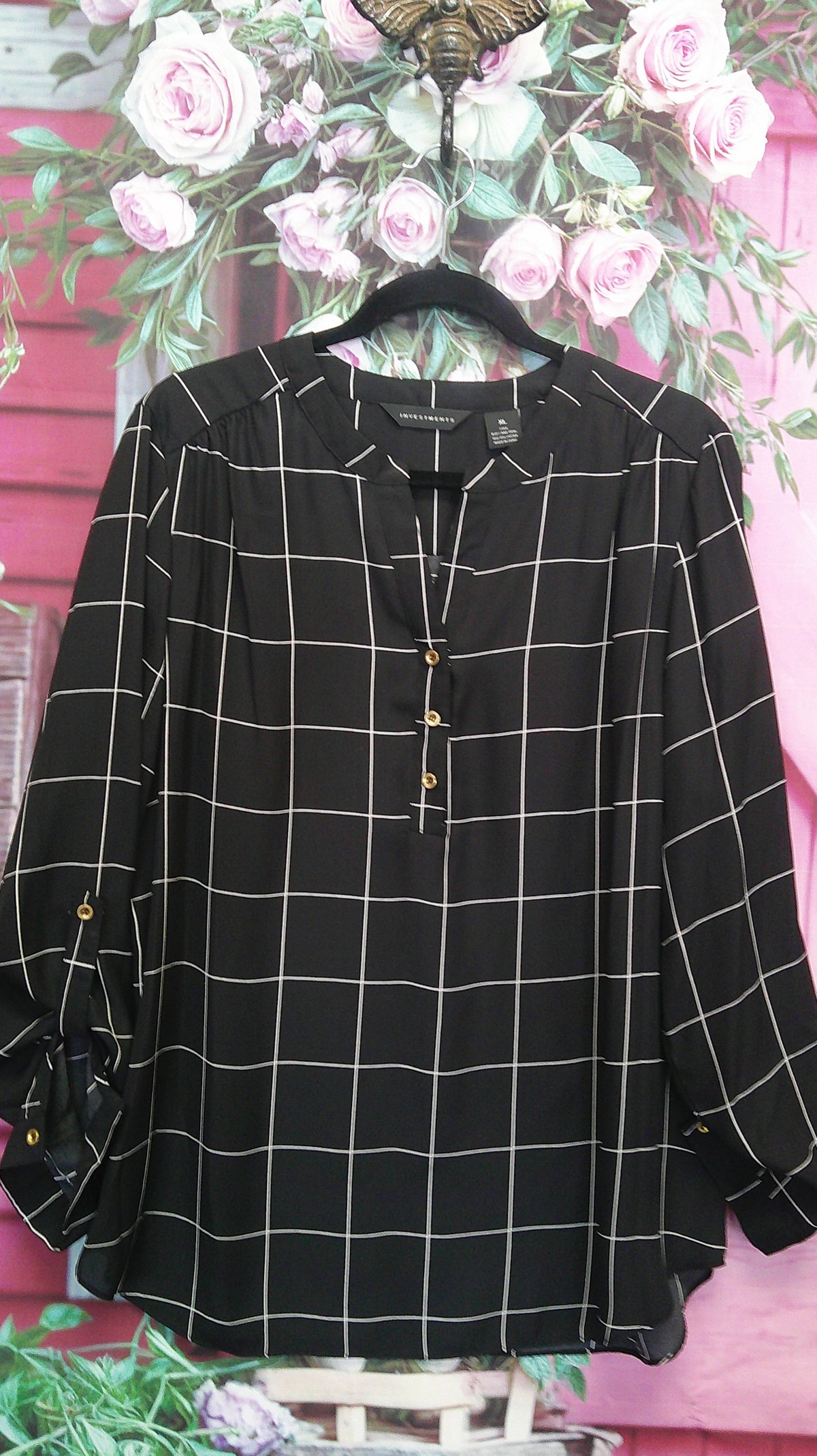 (D) Investments Black&White XL shirt 10/08/26