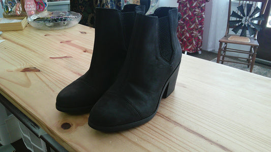 TOMS Ankle Black Boots W5  9/4/26