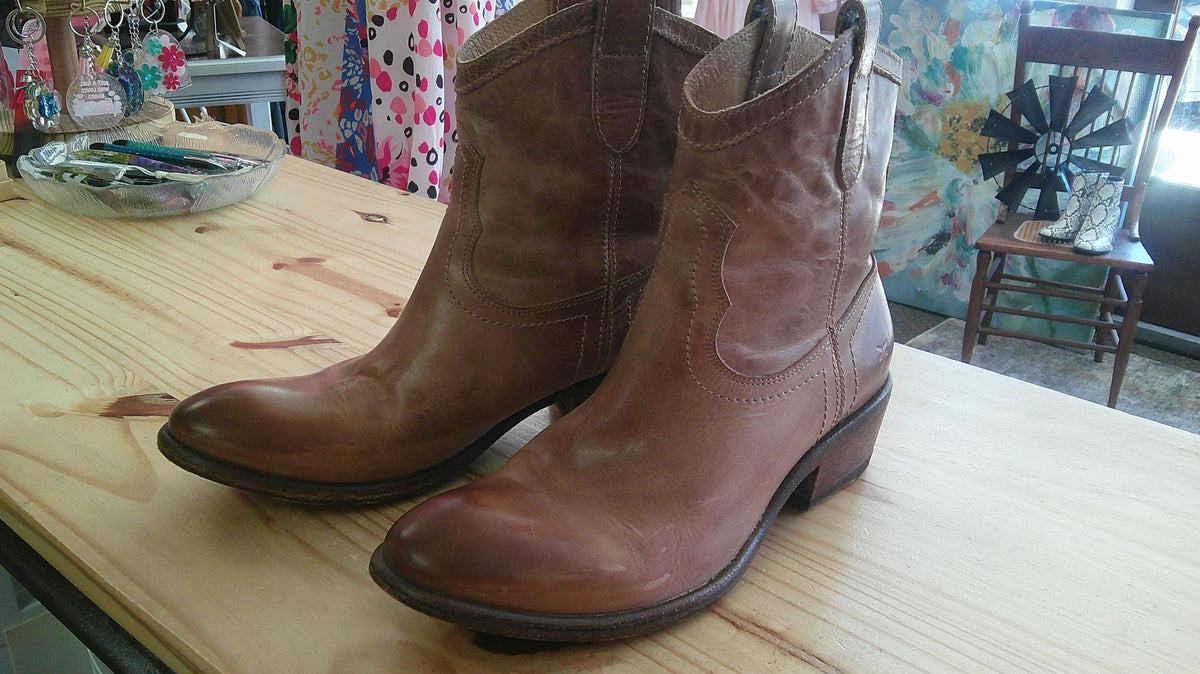 (D) FRYE Leather Ankle Boot 7.5 9/18/26
