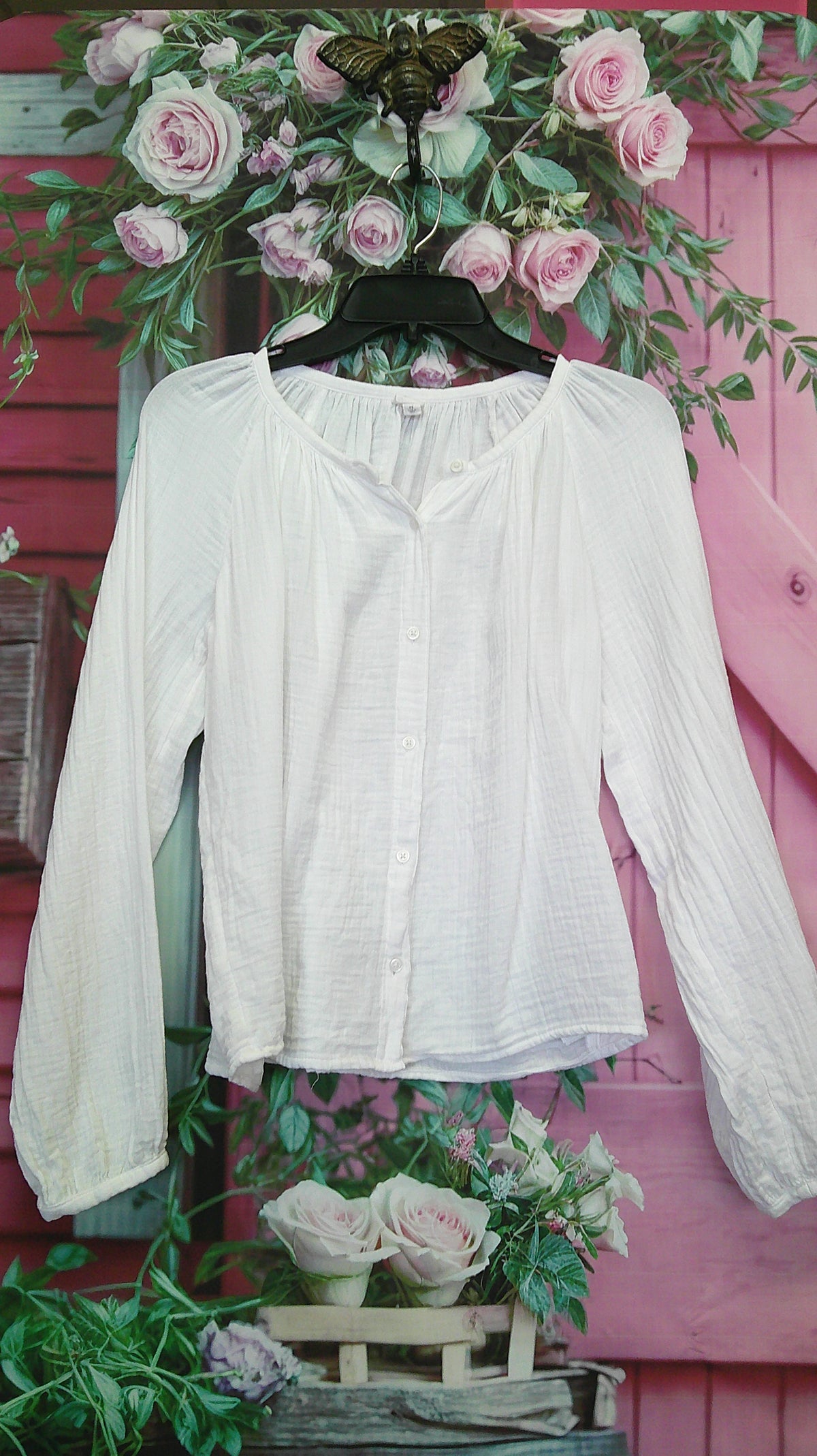 (D) GAP XS white top 10/08/26