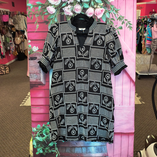 Entro black shift dress S 7/23/26
