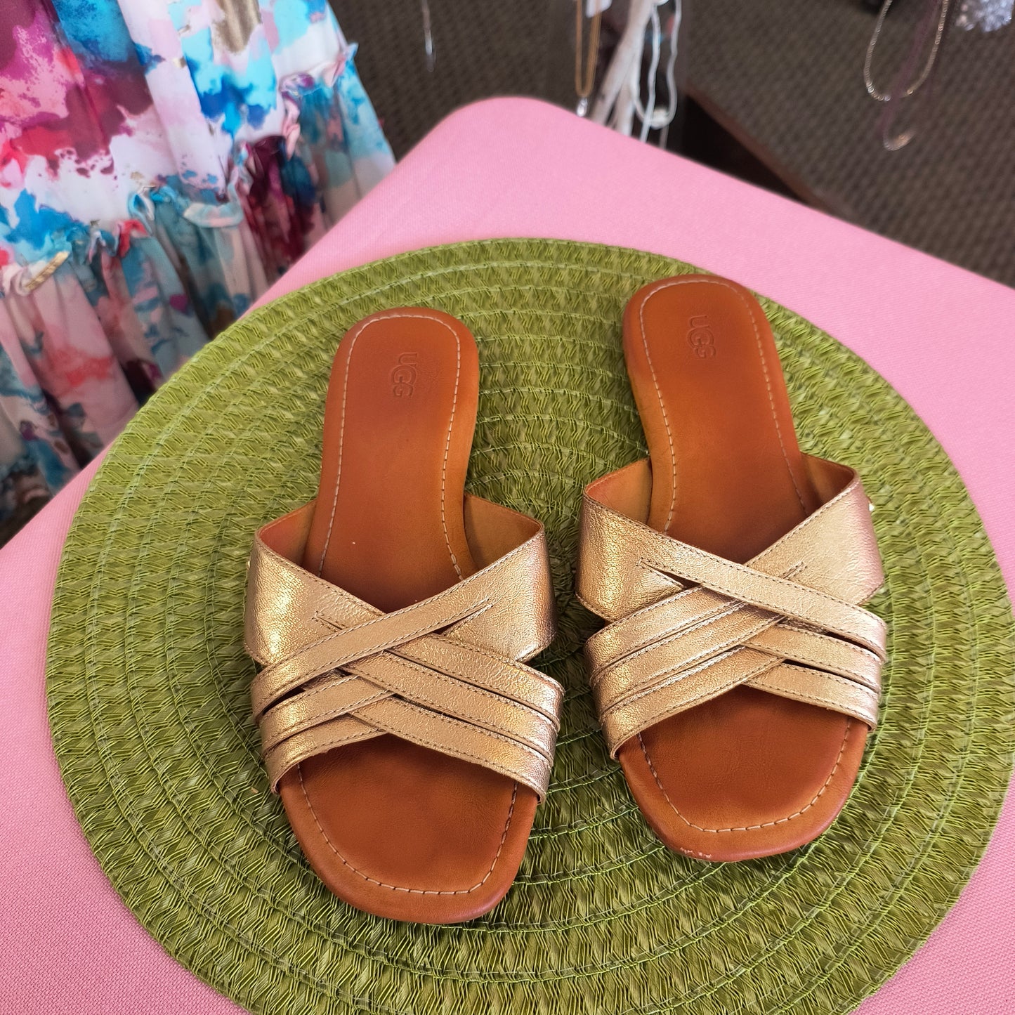 UGG Flat Sandal Gold 10 6/13/26