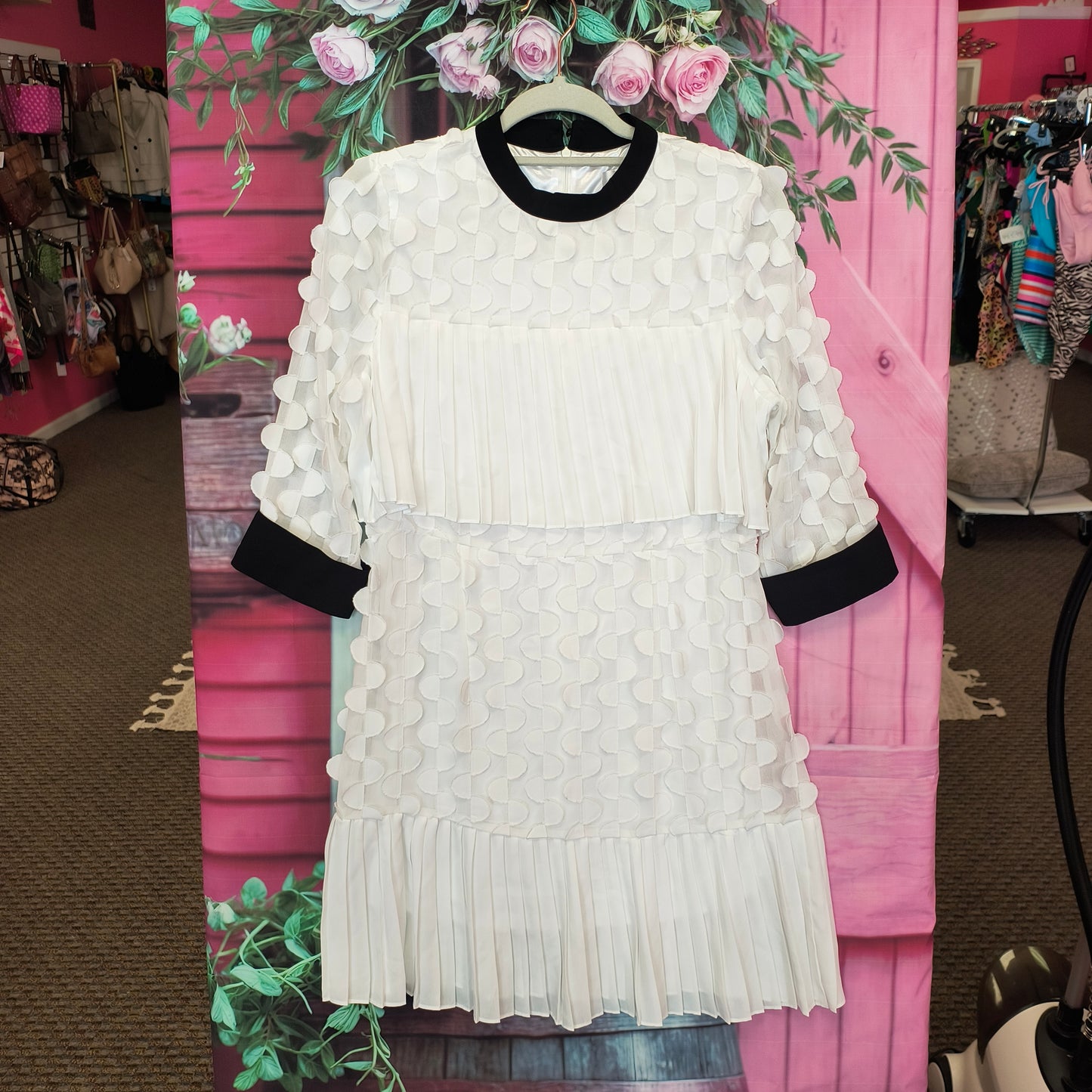 Storets white/black pleated dress S 7/24/26