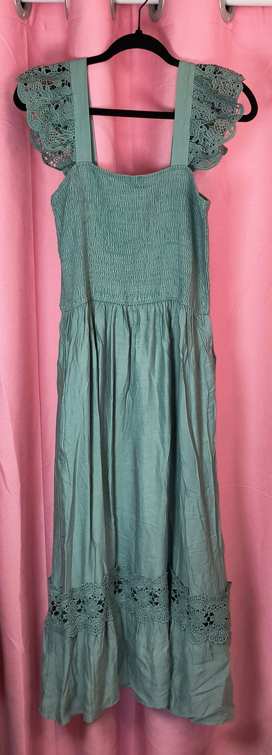 Zesica sleeveless smocked dress Large
