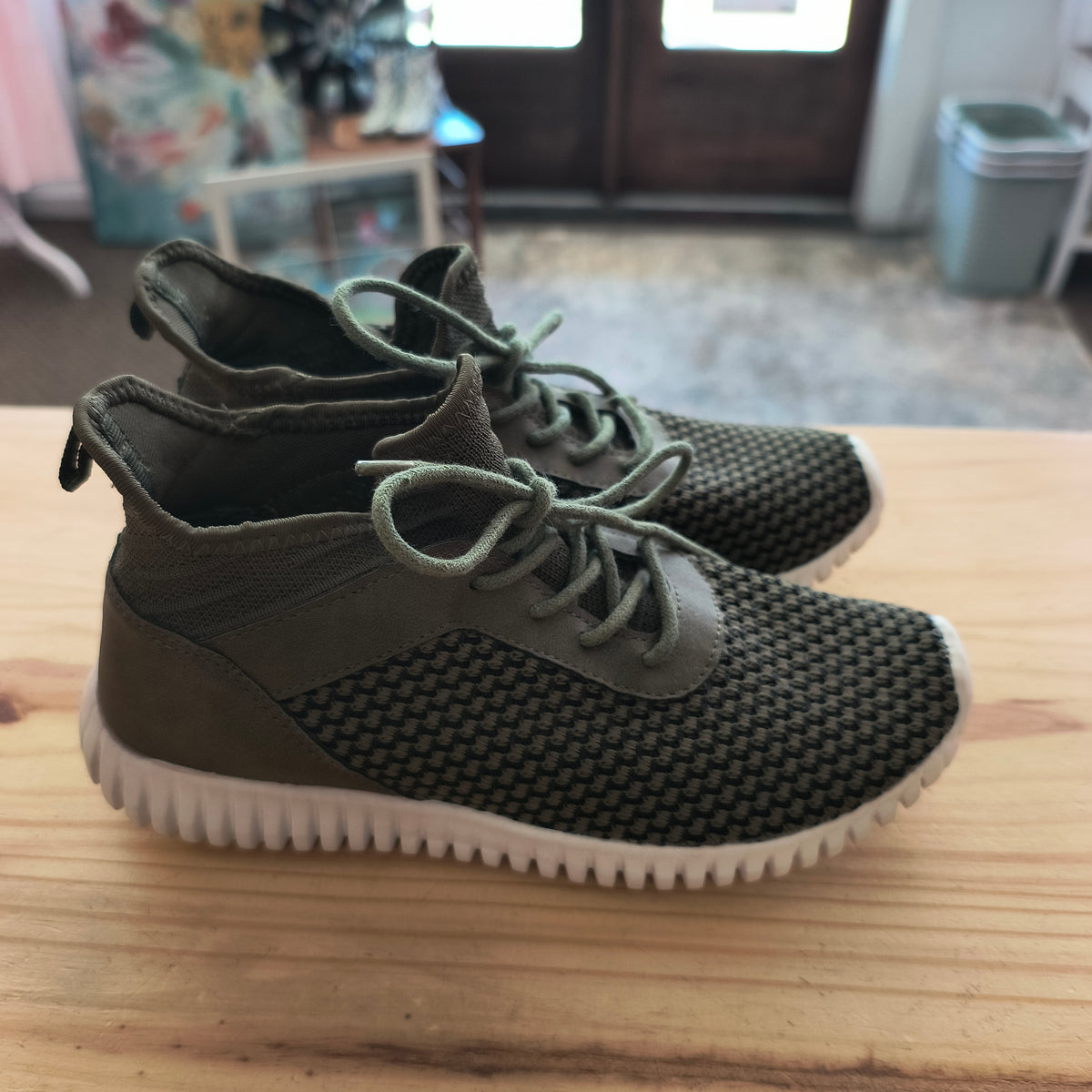 DL slipon shoes 6.5 9/30/26