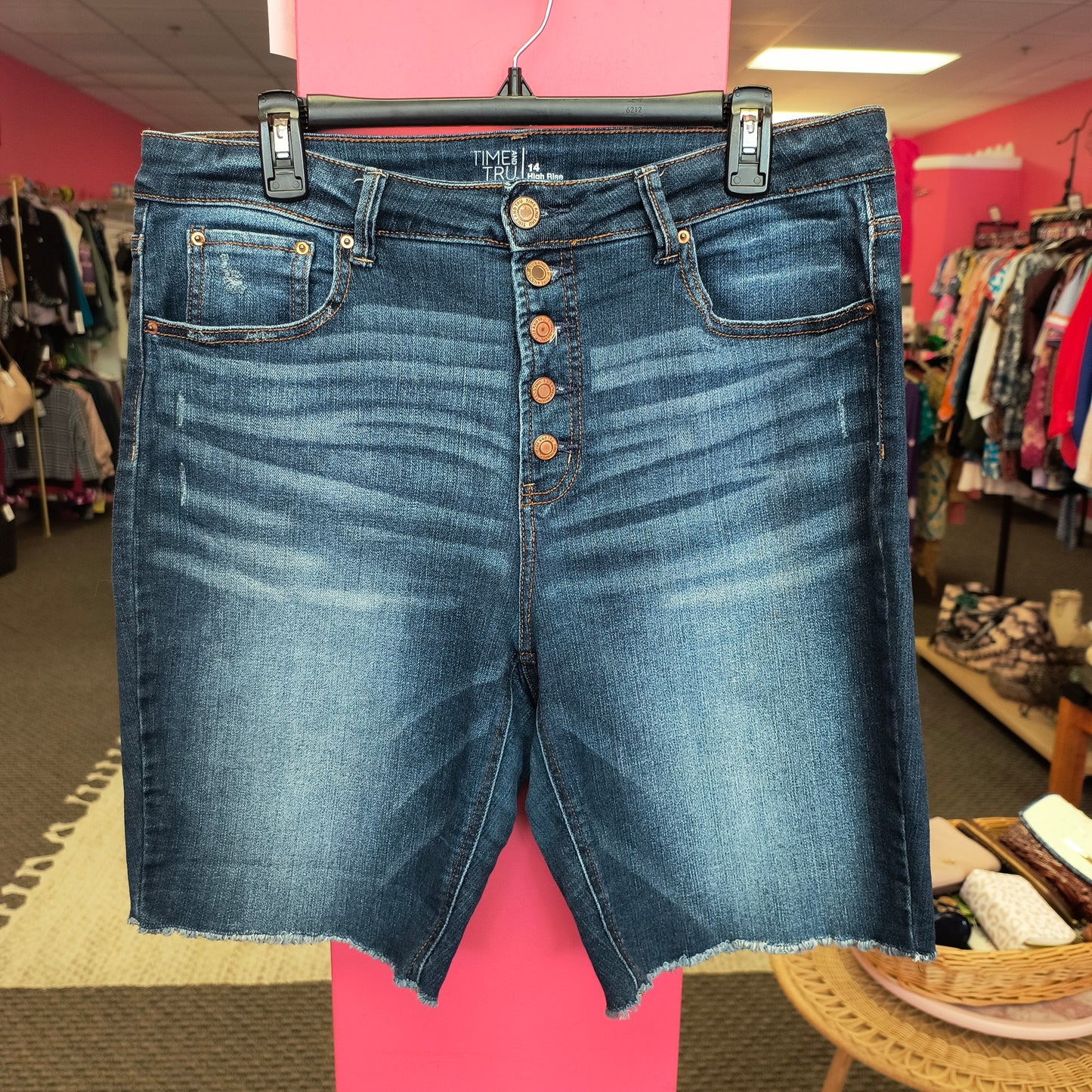 Time & tru shorts 14 6/12/26