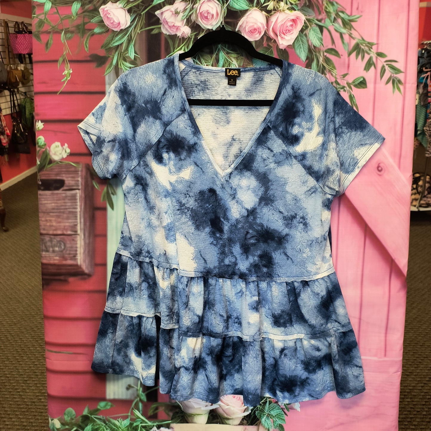 Lee blue/white top M 8/6/26