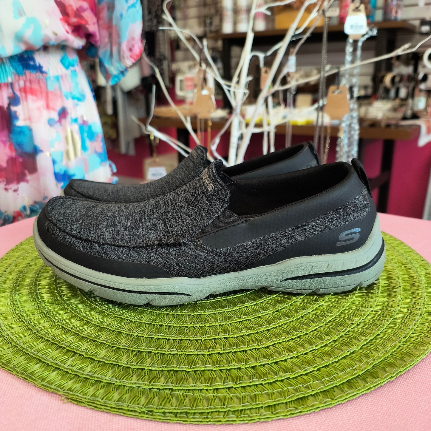 Skechers 7.5 6/11/26