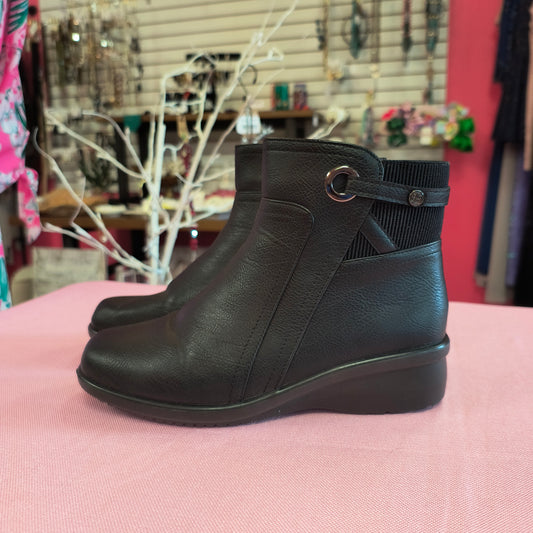Black boots 9 5/28/26
