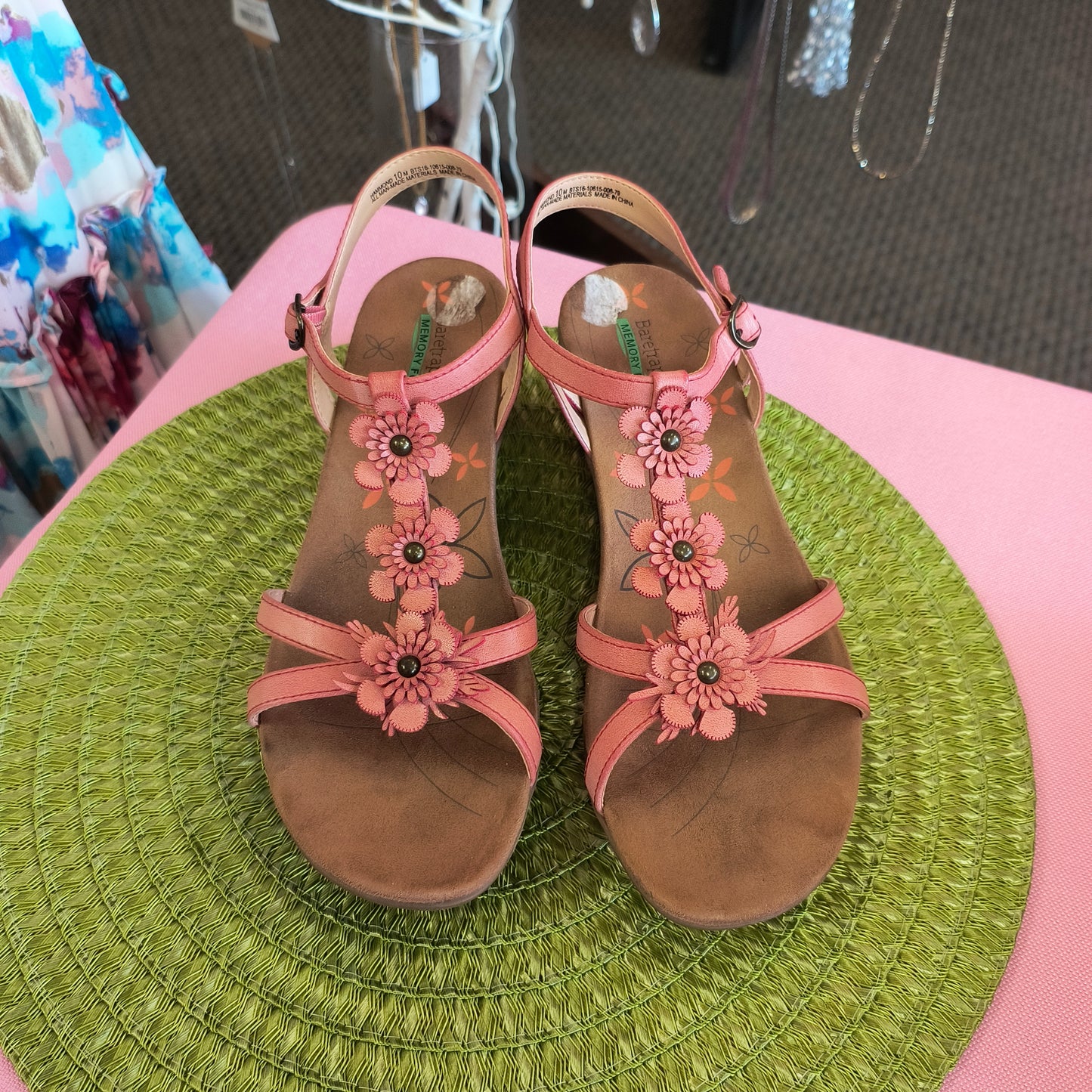 Baretraps floral sandals 10 6/4/26