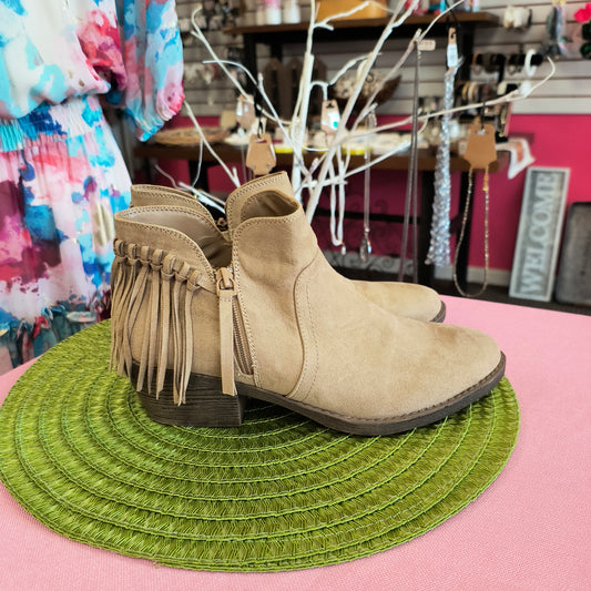 American Eagle Boots 10 6/4/26