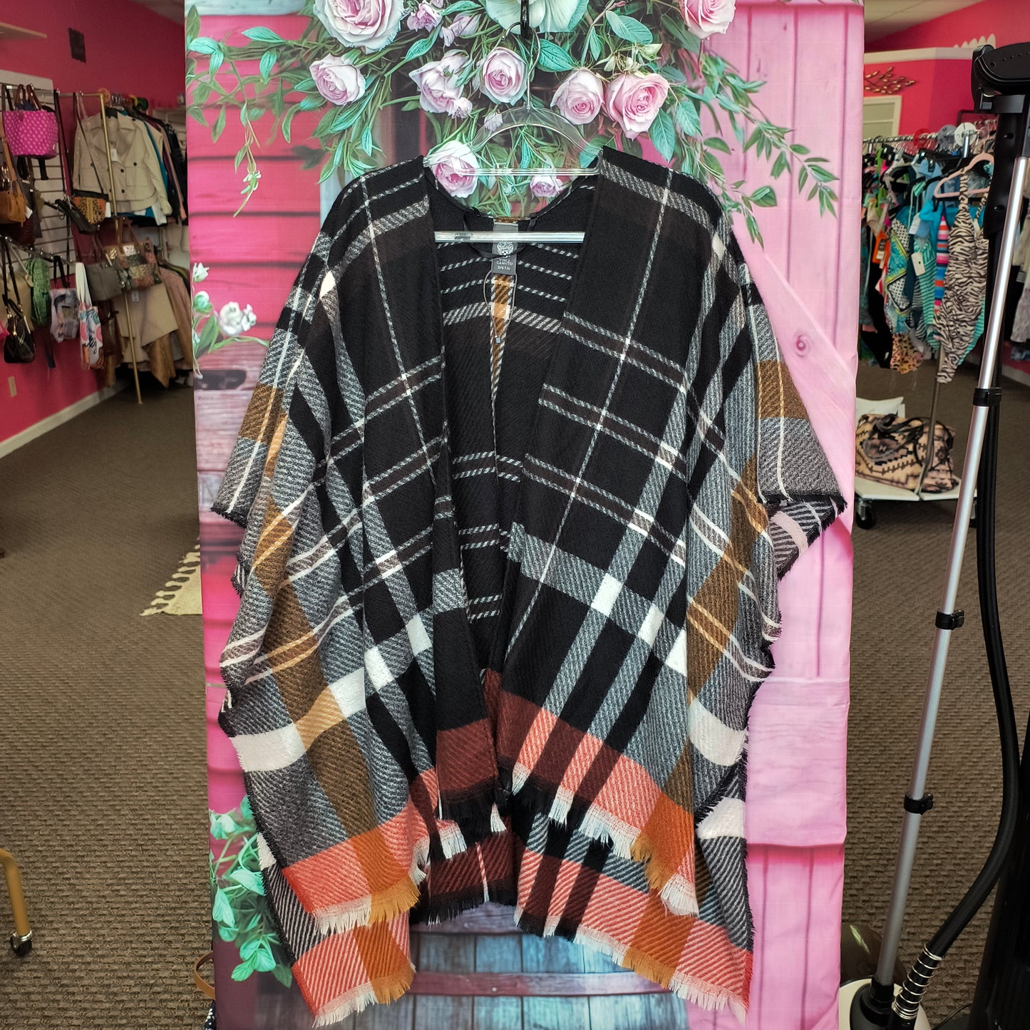 Vince Camuto Plaid overlay 8/7/26