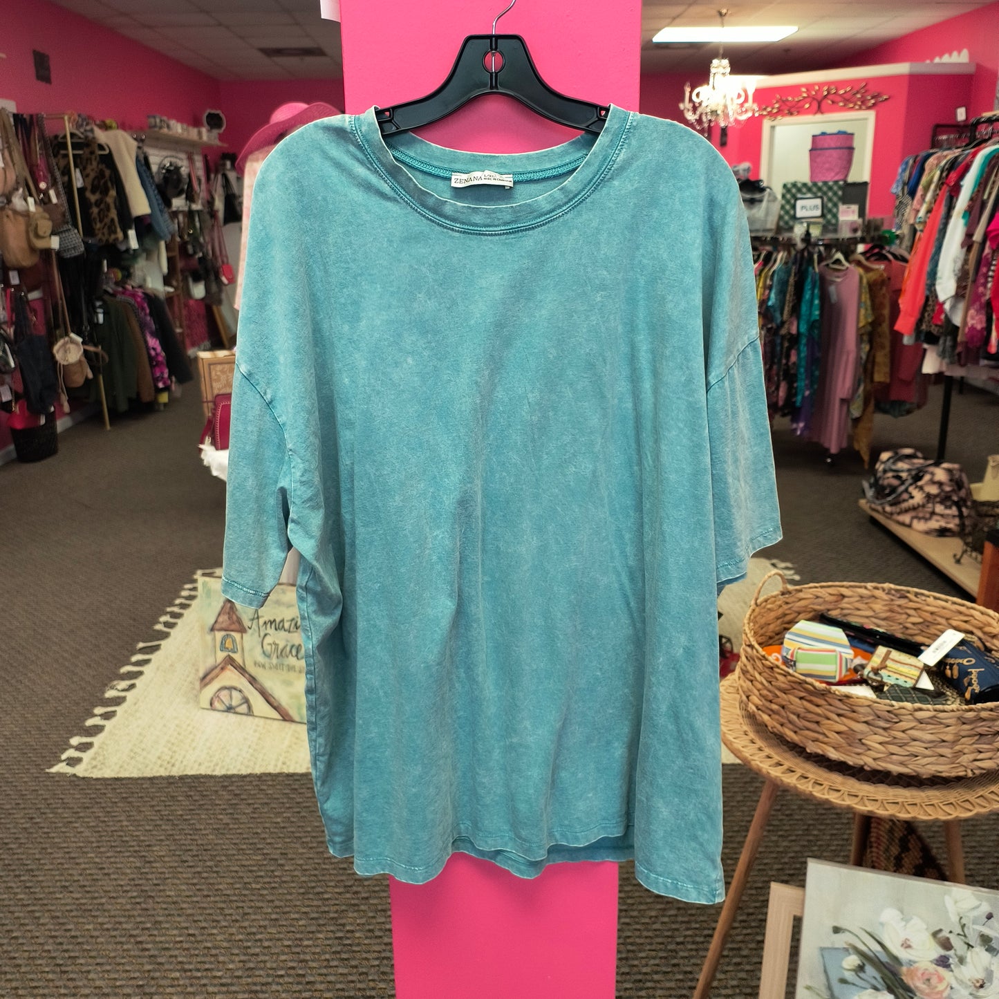 Zenana Tshirt L 5/27/26